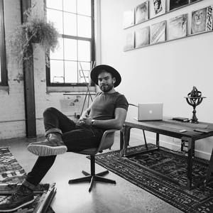 Meet your Posher, Dennis